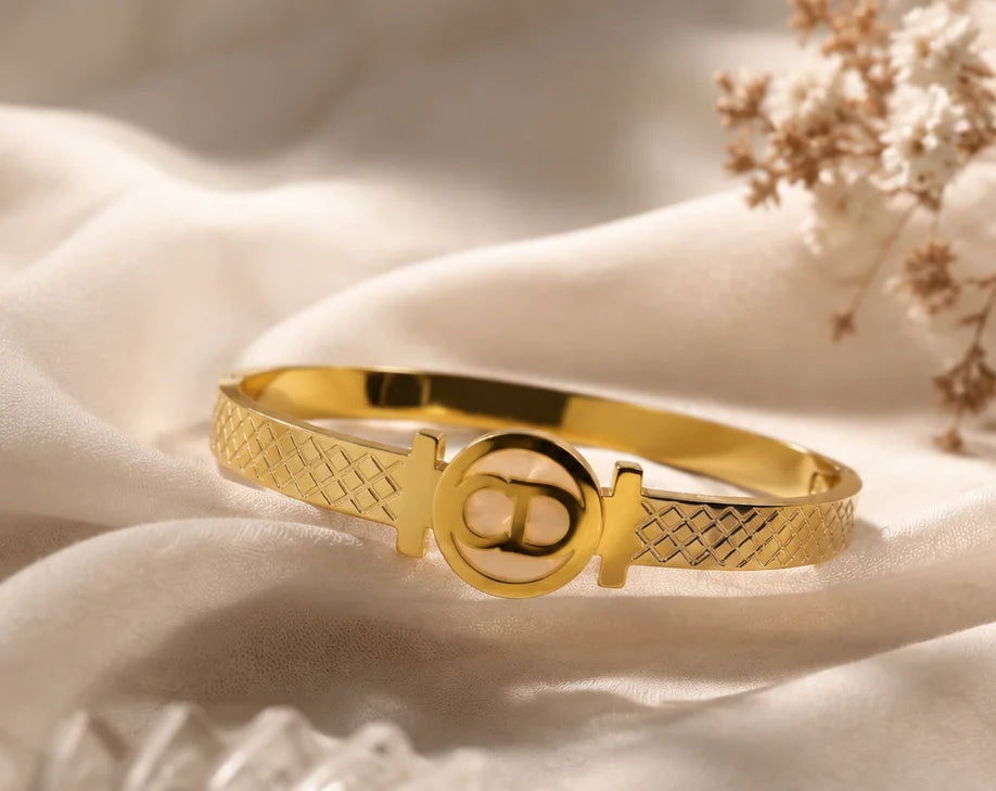 Golden Interlocking Medallion Bangle