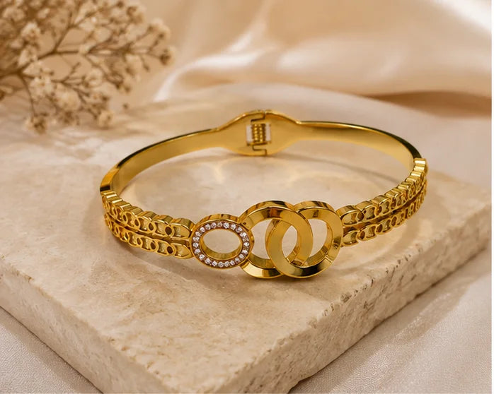 Golden Crystal Interlocking Circle Bracelet