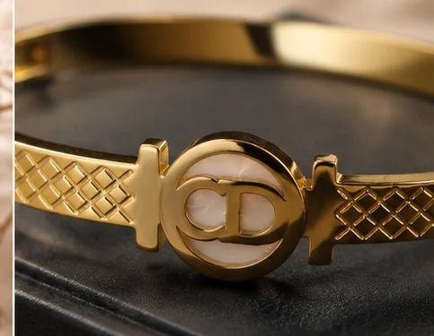 Golden Interlocking Medallion Bangle