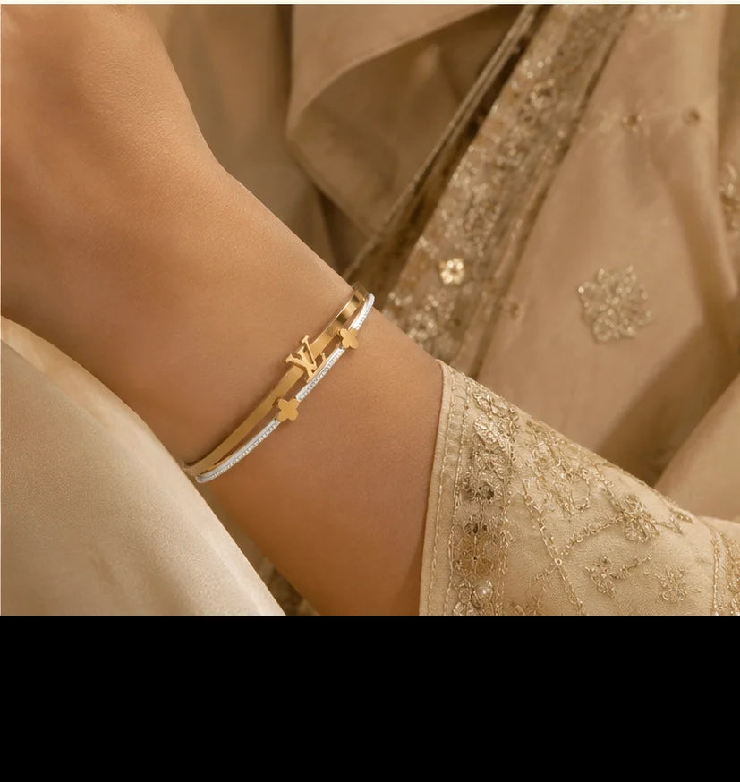 Golden Dual-Tone Clover Bangle