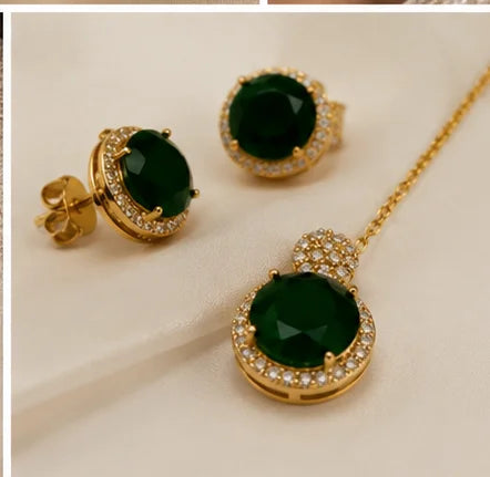 Emerald Roundstone Necklace Set