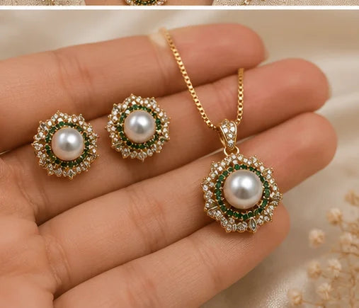 Emerald Halo Pearl Jewelry Set